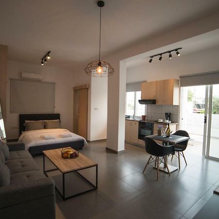 Mcplaces Holiday Apartments Paphos Buitenkant foto