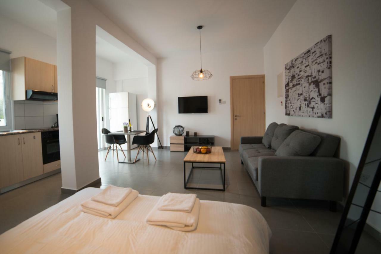 Mcplaces Holiday Apartments Paphos Buitenkant foto